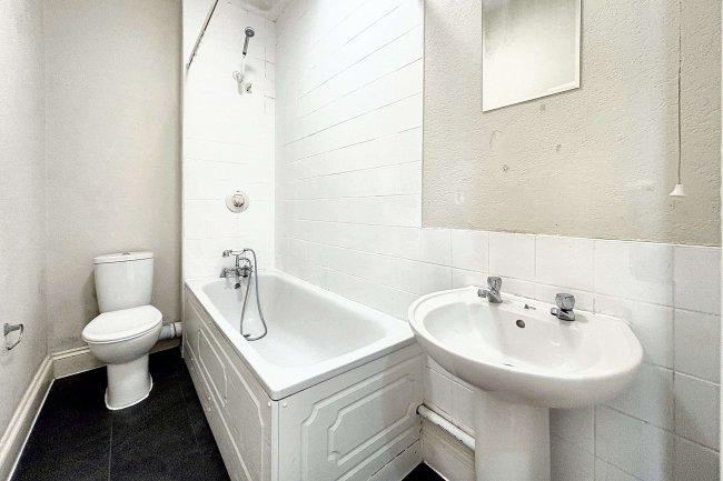 77 Francis Road, Leyton, E10 6PL 2