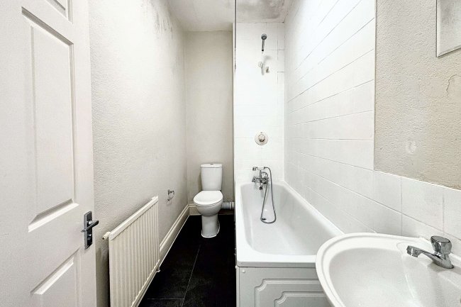 77 Francis Road, Leyton, E10 6PL 2