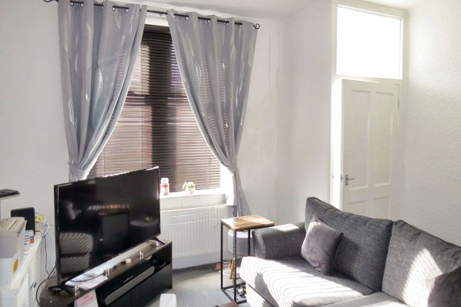 25 St Johns Road, Burnley, Lancashire, BB12 6RP 7