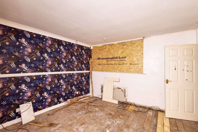 79 York Road, Dunscroft, Hatfield, Doncaster, South Yorkshire DN7 4NA 2