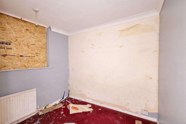 79 York Road, Dunscroft, Hatfield, Doncaster, South Yorkshire DN7 4NA 2
