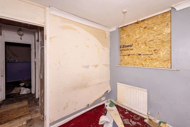 79 York Road, Dunscroft, Hatfield, Doncaster, South Yorkshire DN7 4NA 2