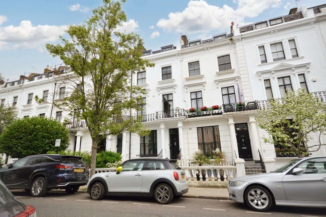 Flat D, 58 Hereford Road, Bayswater, London W2 5AJ 2