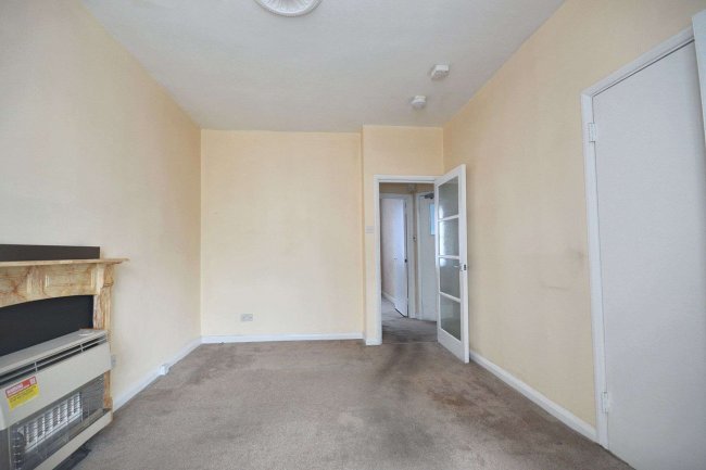 Flat D, 58 Hereford Road, Bayswater, London W2 5AJ 2