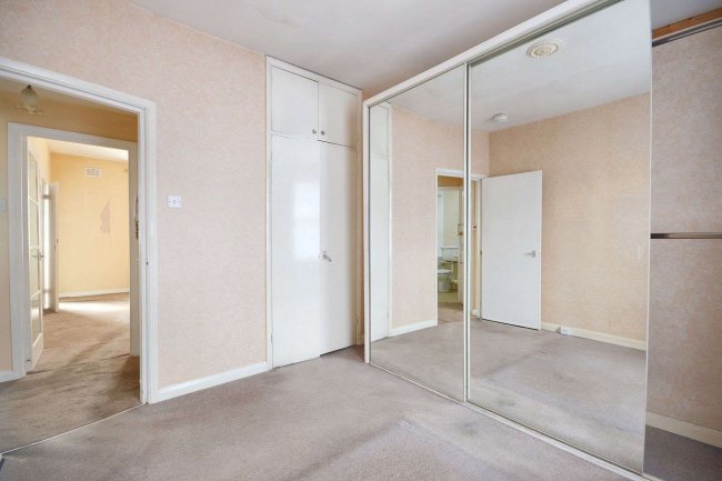 Flat D, 58 Hereford Road, Bayswater, London W2 5AJ 2