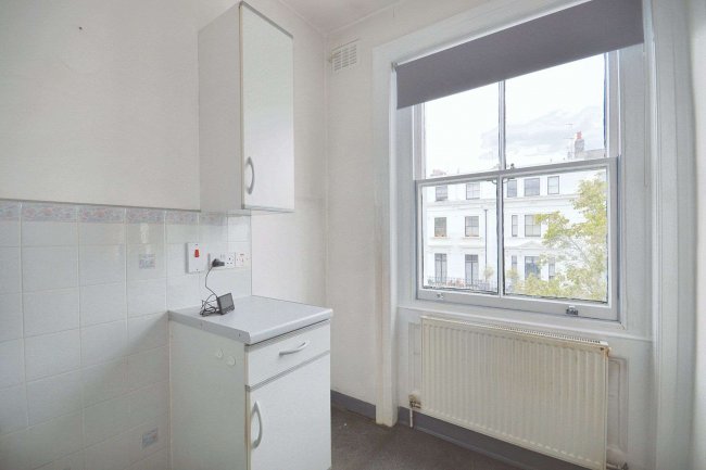 Flat D, 58 Hereford Road, Bayswater, London W2 5AJ 2