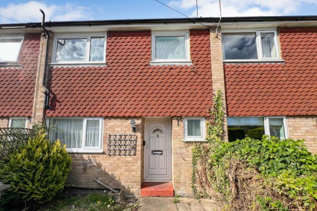 5 Leacroft, Sunningdale, Ascot, Berkshire SL5 0NZ 6