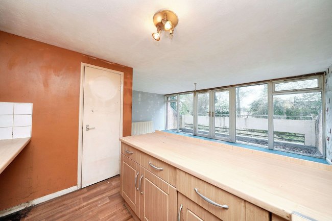 Flat 19 Atholl Court and garden, Kingsway Gardens, Andover, SP10 4BB 5