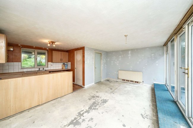 Flat 19 Atholl Court and garden, Kingsway Gardens, Andover, SP10 4BB 5