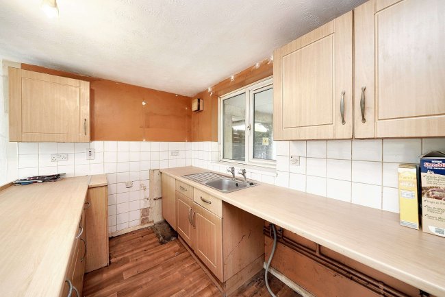 Flat 19 Atholl Court and garden, Kingsway Gardens, Andover, SP10 4BB 5