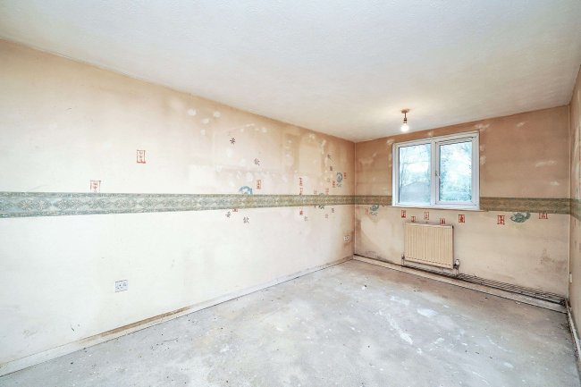 Flat 19 Atholl Court and garden, Kingsway Gardens, Andover, SP10 4BB 5