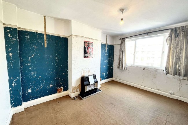 824b London Road, Sutton, Surrey, SM3 9BJ 5