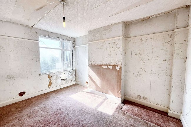 824b London Road, Sutton, Surrey, SM3 9BJ 5