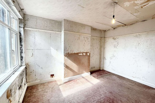 824b London Road, Sutton, Surrey, SM3 9BJ 5