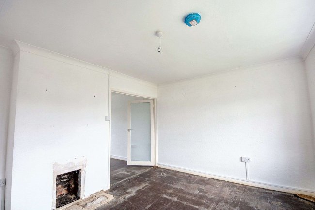 32 Longsands Road, St Neots, Cambridgeshire, PE19 1TA 2
