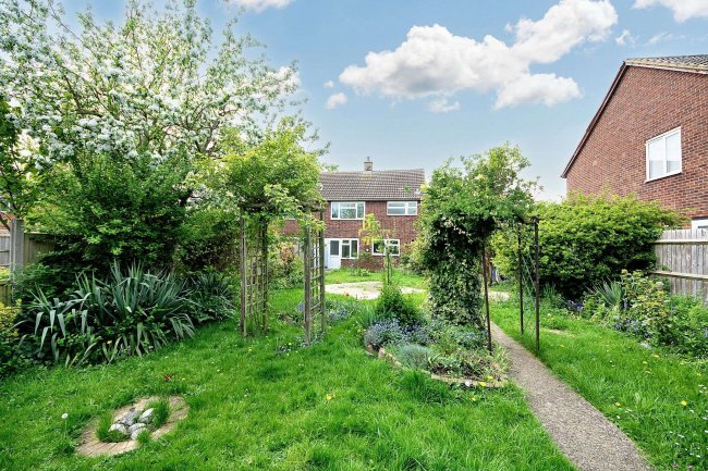 32 Longsands Road, St Neots, Cambridgeshire, PE19 1TA 2
