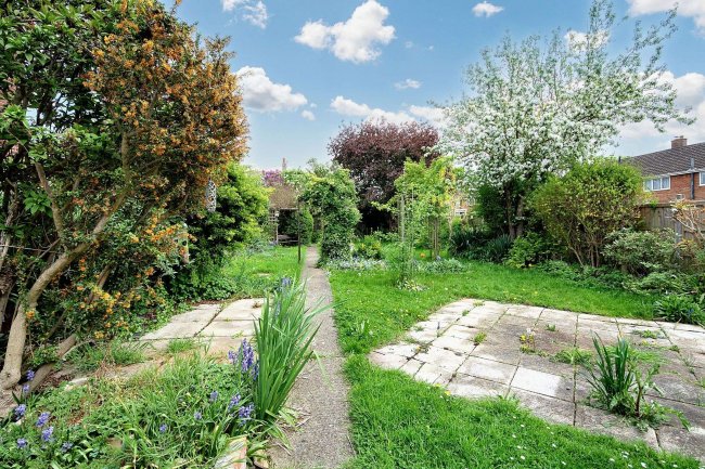 32 Longsands Road, St Neots, Cambridgeshire, PE19 1TA 2