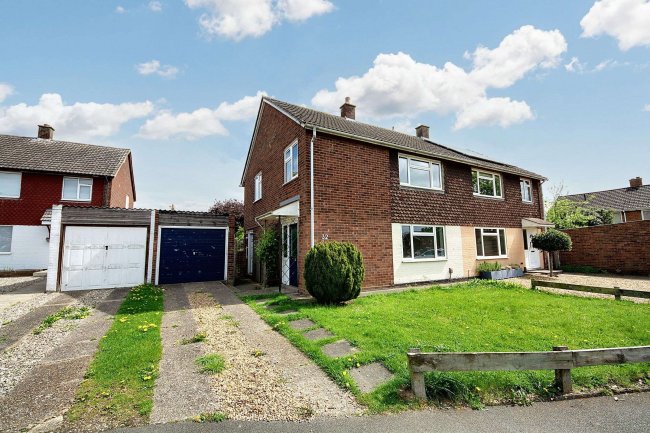 32 Longsands Road, St Neots, Cambridgeshire, PE19 1TA 2