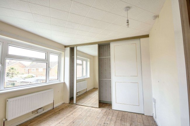 32 Longsands Road, St Neots, Cambridgeshire, PE19 1TA 2