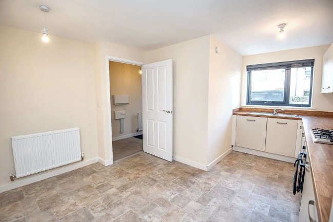 51 Woodfield Way, Doncaster, DN4 8FF 6