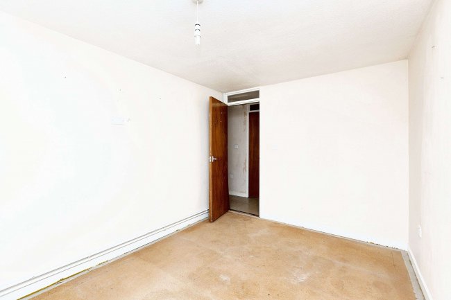 48 Browney Path, Bedford, Bedfordshire, MK41 7XH 8