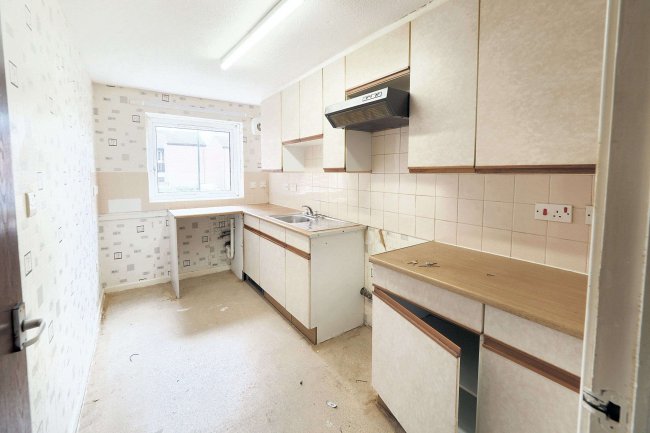 9 Fylingdale Way, Wollaton, Nottingham, Nottinghamshire, NG8 2TH 4