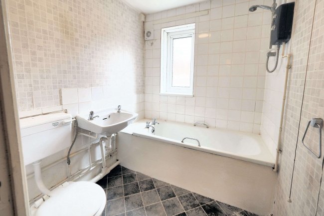 9 Fylingdale Way, Wollaton, Nottingham, Nottinghamshire, NG8 2TH 4