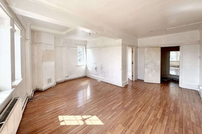 3 Cheyne Close, Hendon, London, NW4 3NH 3