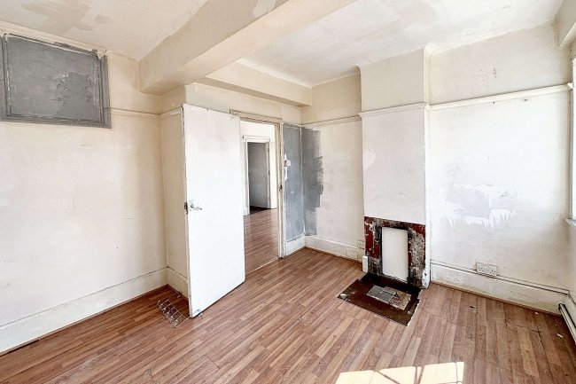 3 Cheyne Close, Hendon, London, NW4 3NH 3