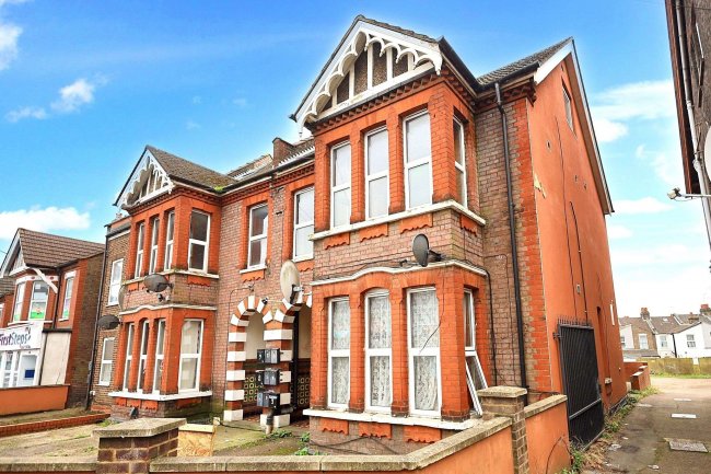 Flat 4, 23-25 Biscot Road, Luton, Bedfordshire, LU3 1AH 8