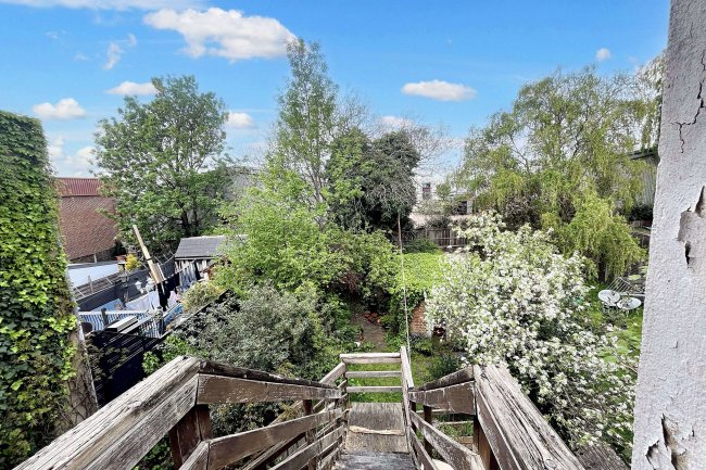 7 Miles Road, Mitcham, Surrey, CR4 3DA 8