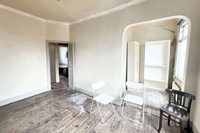 7 Miles Road, Mitcham, Surrey, CR4 3DA 8