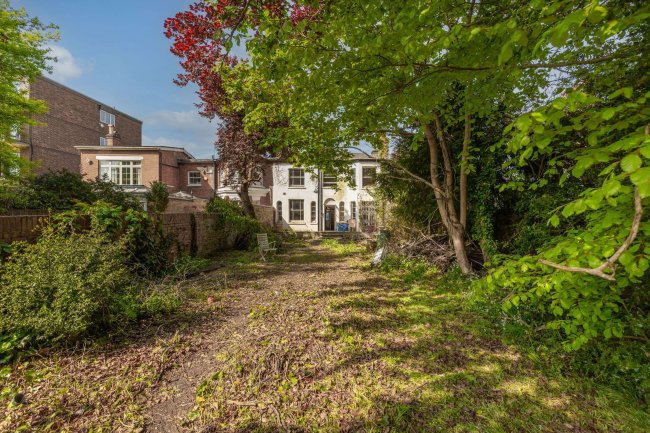 Kingsmead, 111 Strawberry Vale, Twickenham TW1 4SJ 2