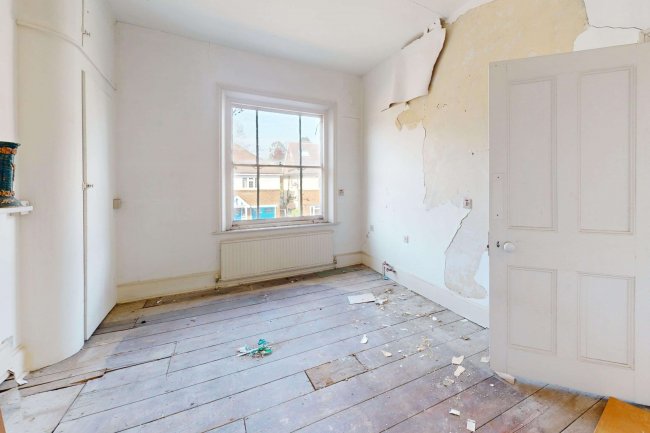Kingsmead, 111 Strawberry Vale, Twickenham TW1 4SJ 2