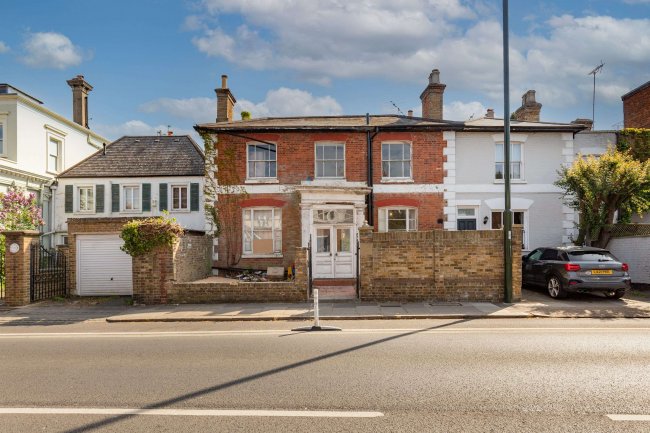 Kingsmead, 111 Strawberry Vale, Twickenham TW1 4SJ 2