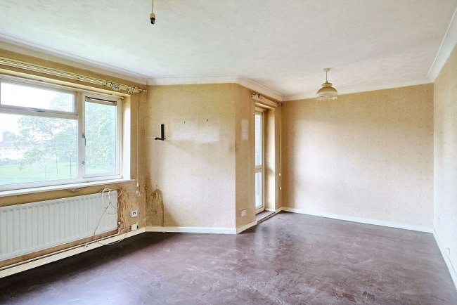 82 Evenlode Road, Southampton, SO16 9EH 2