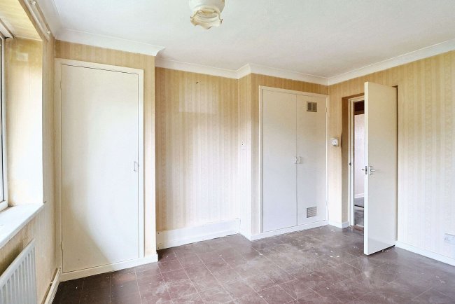 82 Evenlode Road, Southampton, SO16 9EH 2