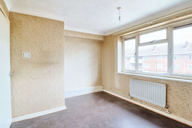 82 Evenlode Road, Southampton, SO16 9EH 2