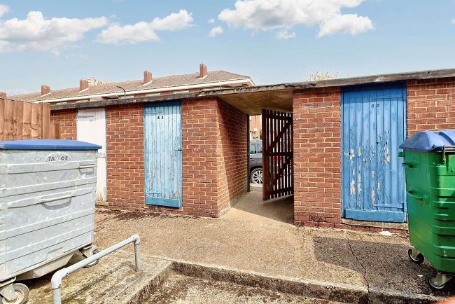 82 Evenlode Road, Southampton, SO16 9EH 2