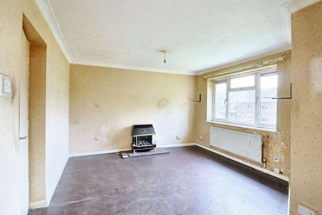 82 Evenlode Road, Southampton, SO16 9EH 2