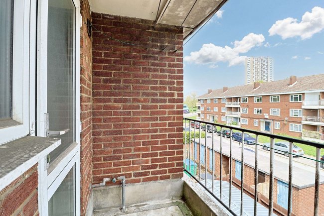 82 Evenlode Road, Southampton, SO16 9EH 2