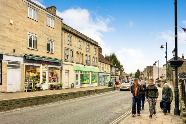 29 Bank Street, Melksham, Wiltshire, SN12 6LE 59