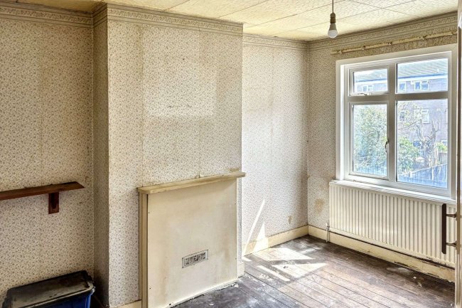 19 Waterloo Road, Shoeburyness, Southend-on-Sea, SS3 9EQ 5