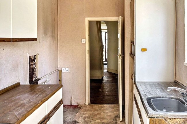 19 Waterloo Road, Shoeburyness, Southend-on-Sea, SS3 9EQ 5