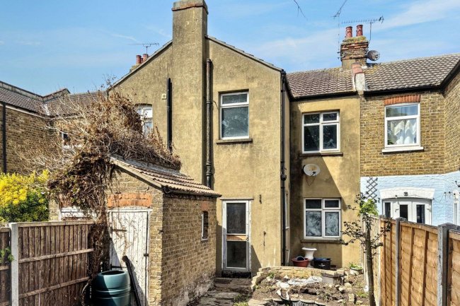 19 Waterloo Road, Shoeburyness, Southend-on-Sea, SS3 9EQ 5