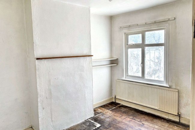 19 Waterloo Road, Shoeburyness, Southend-on-Sea, SS3 9EQ 5