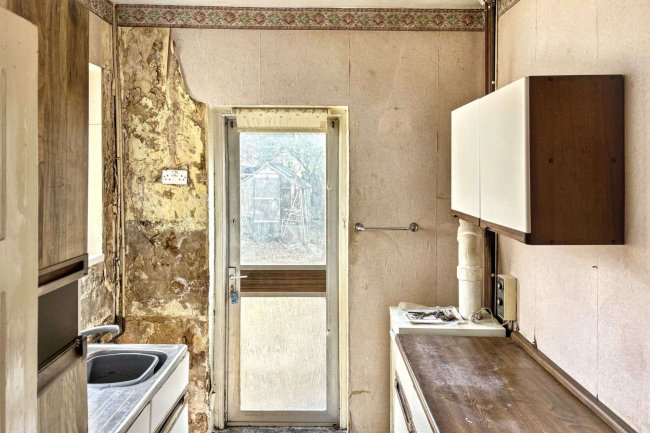 19 Waterloo Road, Shoeburyness, Southend-on-Sea, SS3 9EQ 5