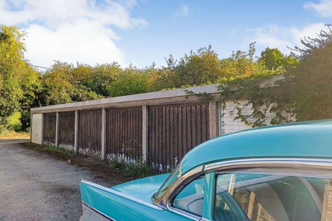 Garages 1 - 21 Hedge End Road, Andover SP10 2DJ 4
