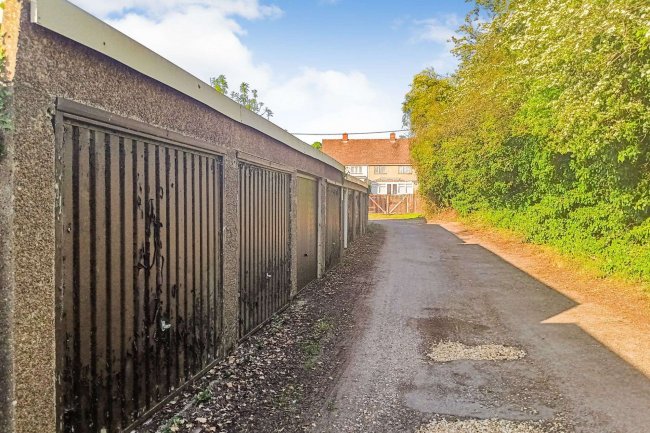 Garages 1 - 21 Hedge End Road, Andover SP10 2DJ 4