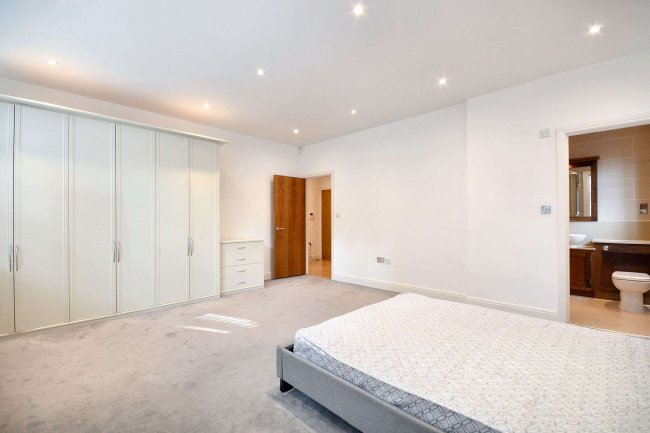Flat 1 Hepburn House, 112 Marsham Street, Westminster, London SW1P 4HW 10